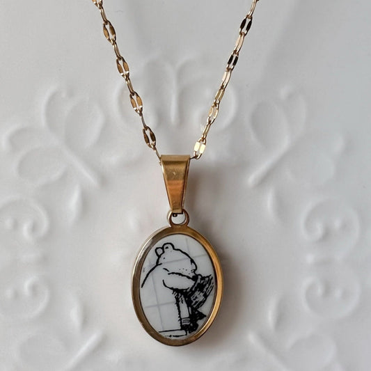 Pooh Sketchbook Porcelain Necklace – Gold