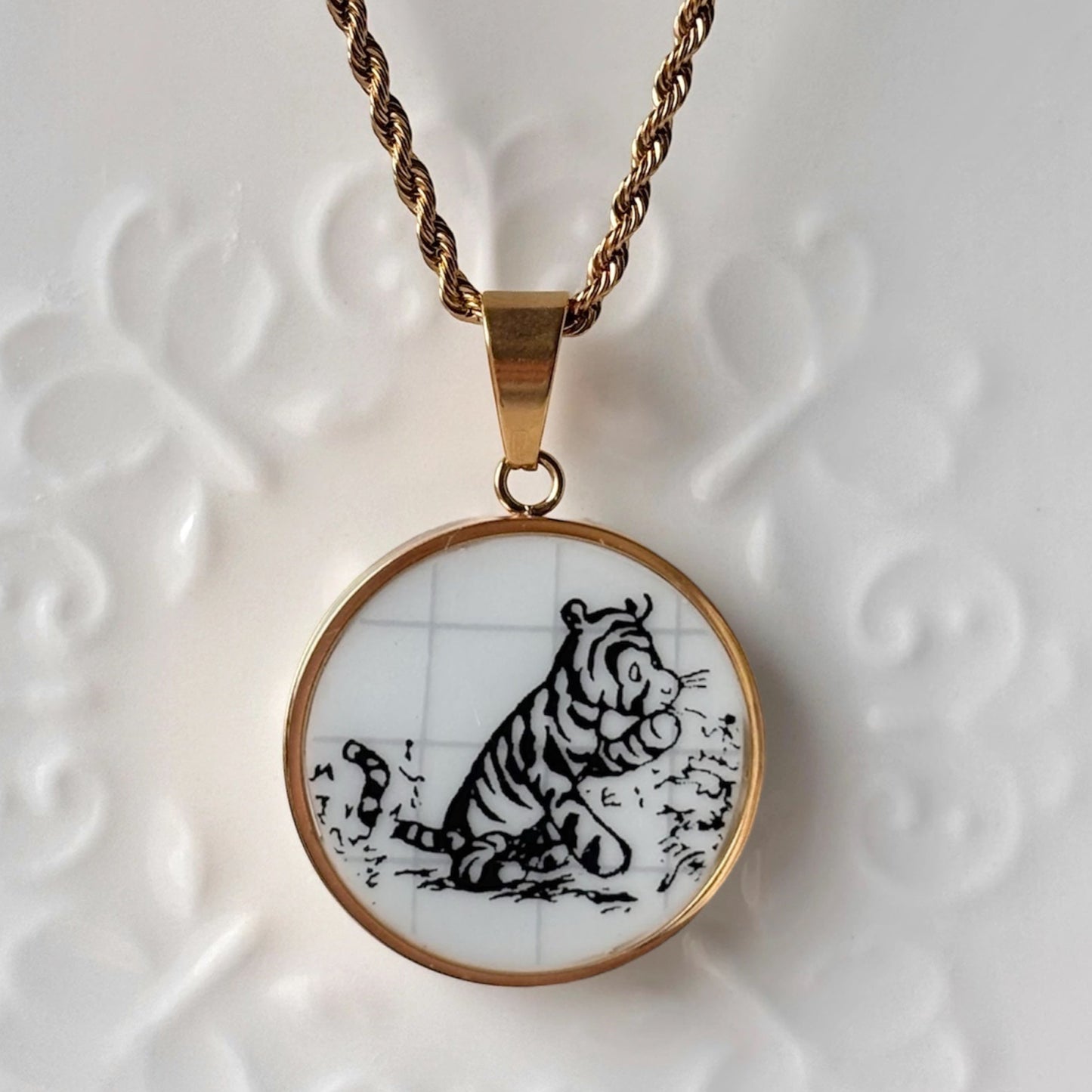 Tigger Sketchbook Porcelain Necklace – Gold