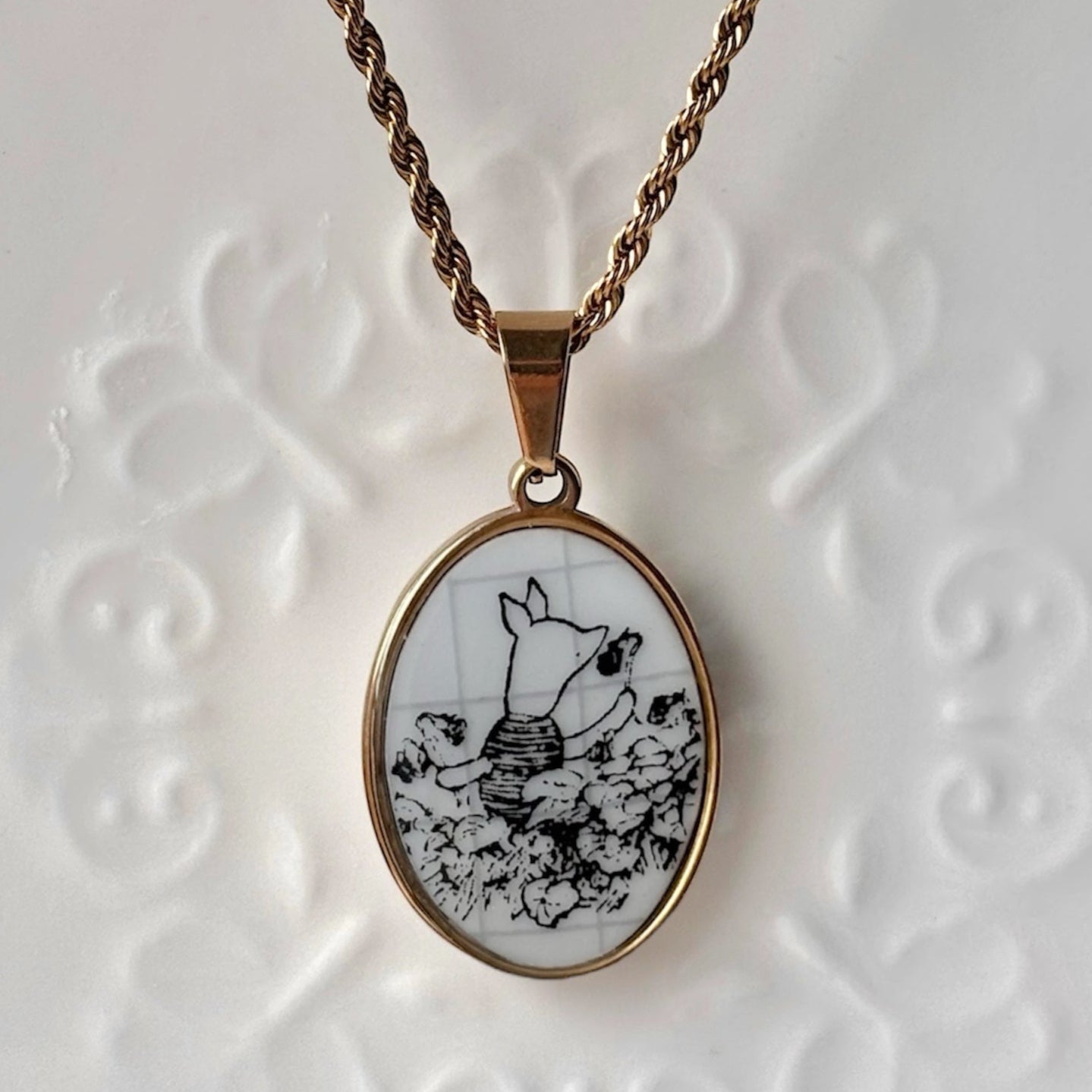Piglet Sketchbook Porcelain Necklace – Gold