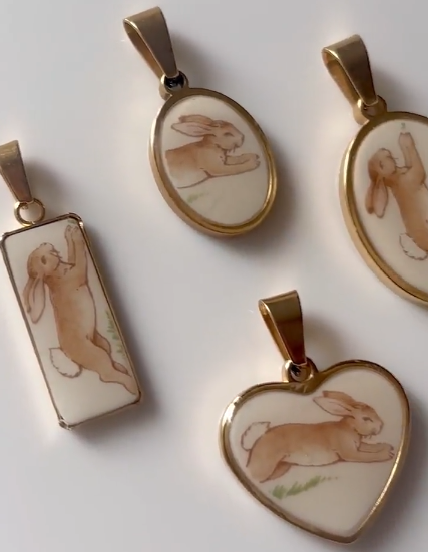 Vintage Bunnykins Oval Broken China Necklace