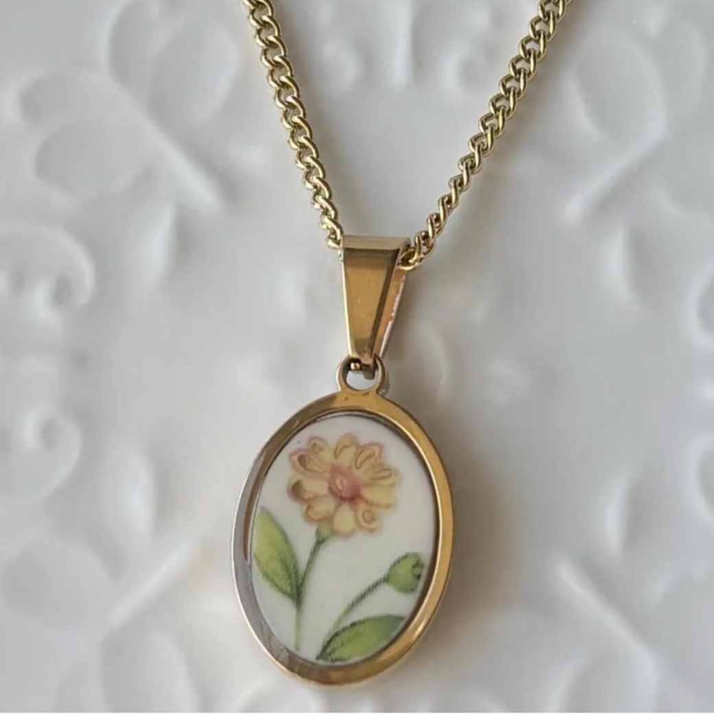 Yellow Daisy III | Broken China Necklace