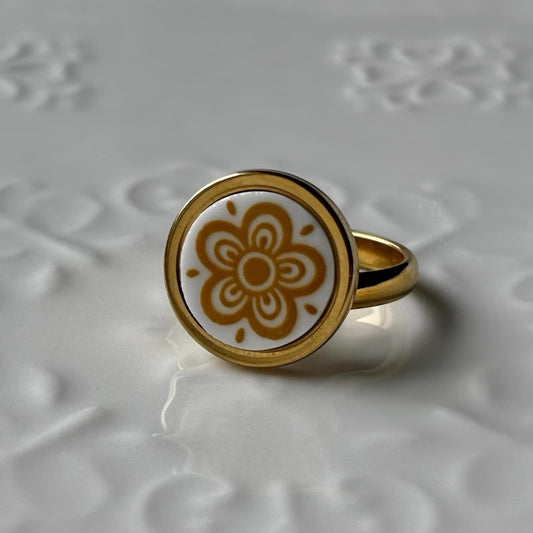 Daisy Gold Adjustable Ring